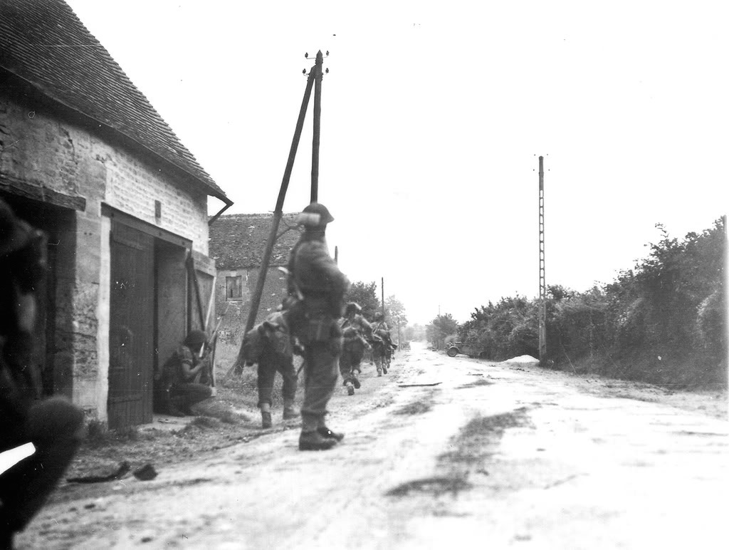 Canadian troops advance