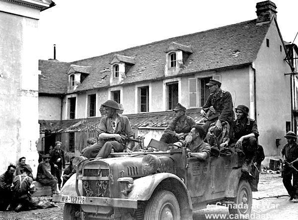 Canadians with German POWs