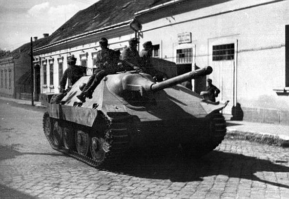 <i>Jagdpanzer 38(t) 'Hetzer'</i>