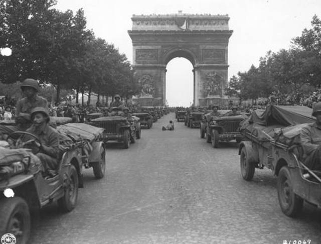 US 28th Infantry Division on the Champs Elysees