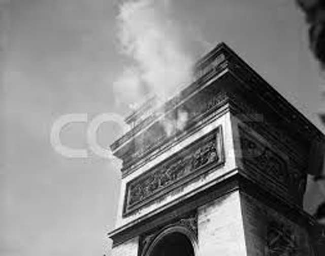 Snipers Atop the Arc de Triomphe