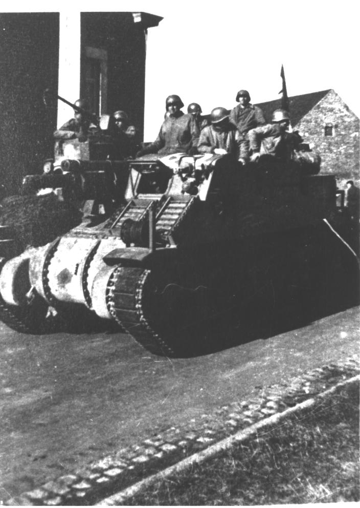 M7 105-mm Howitzer Motor Carriage in Neuville