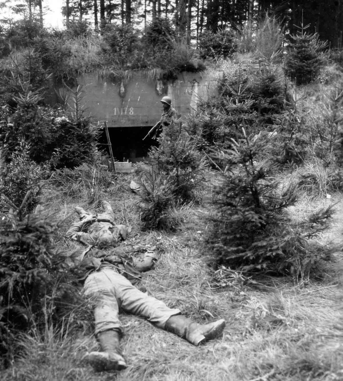 Bodies in front of Bunker