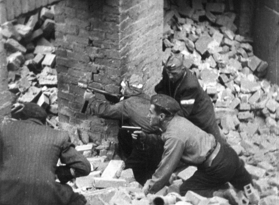 Fighting in Warsaw