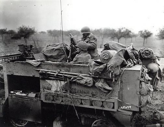M4A1 Halftrack 81-mm Mortar Carrier