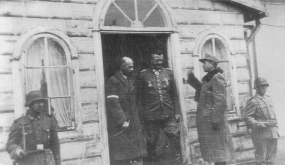 Br-Komorowski Leaving the <i>SS</i> Headquarters