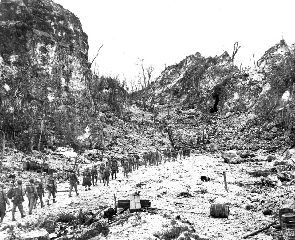 Marines Moving Up on Peleliu