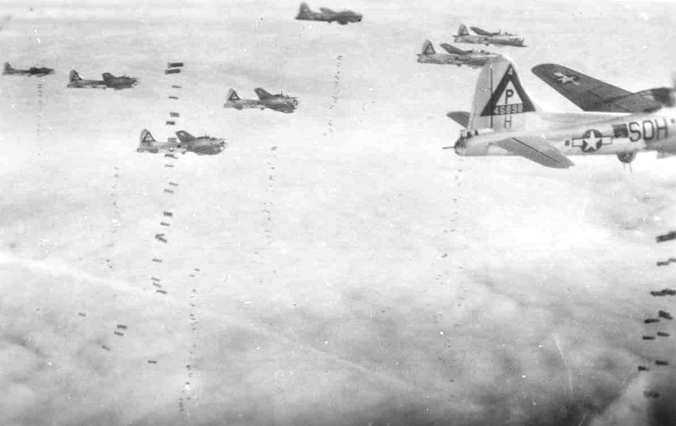 B-17s In Formation