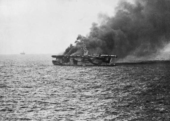 <i>USS St. Lo</i> (CVE-63) burns