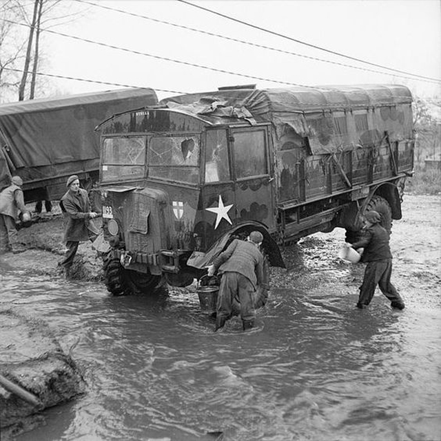 Dutch Boys Helping British Troops