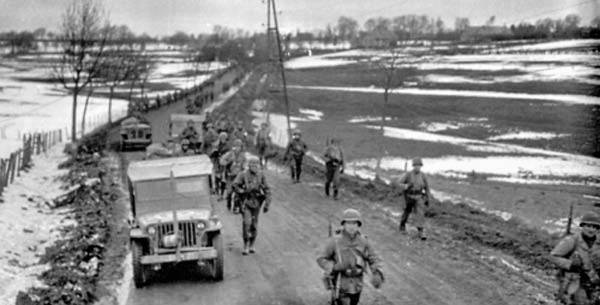 US Troops Moving Up Near Bllingen