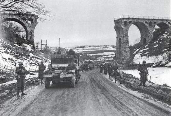 1st Infantry Division Troops Arrive