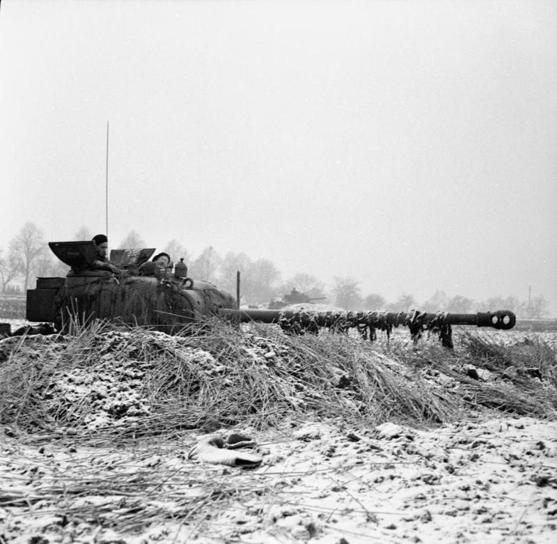 Sherman Firefly dug-in