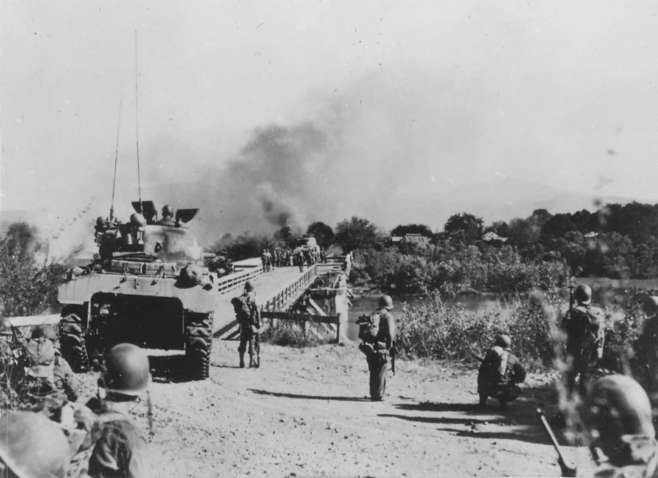 M4 Sherman tank Matain River bridge