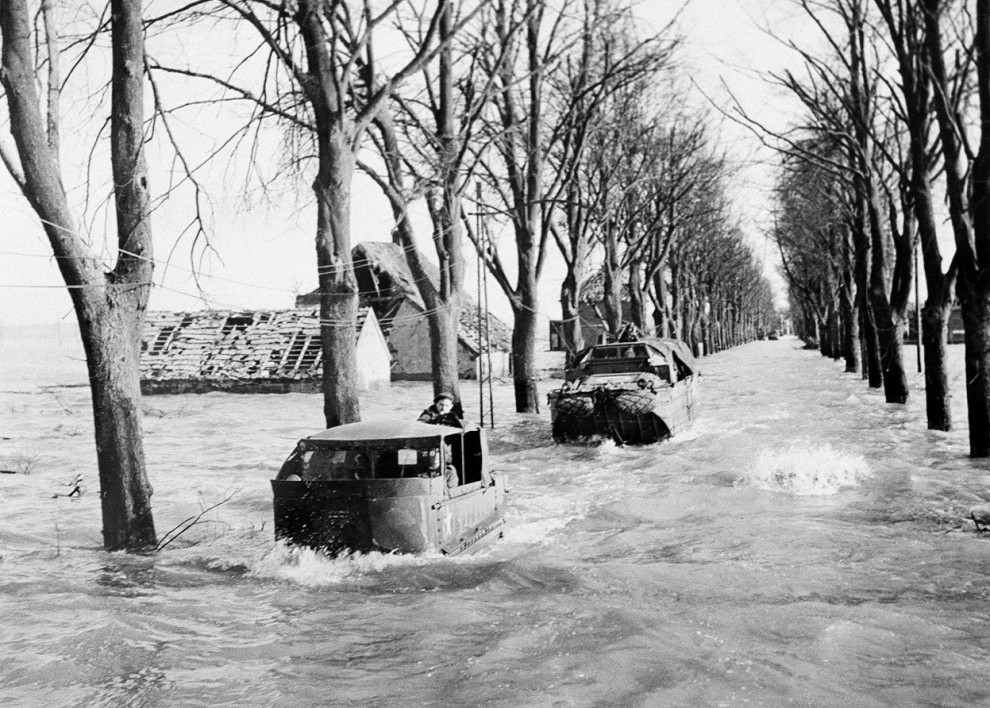 Repairing Phone Lines in the Floods