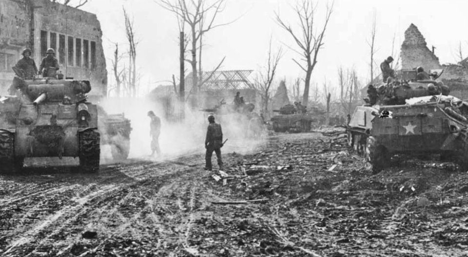 US Soldiers Enter Duren