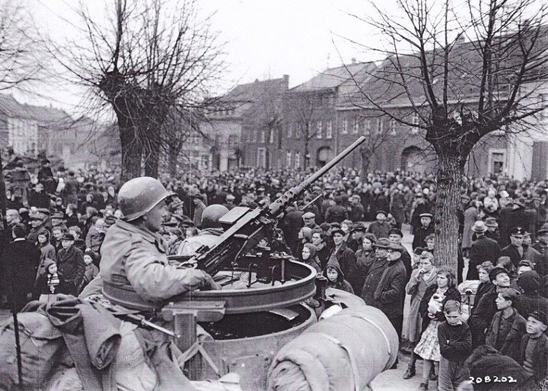 People of Juchen Assemble in the Market Place