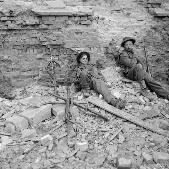 Two soldiers of the 3rd Monmouthshire Regiment