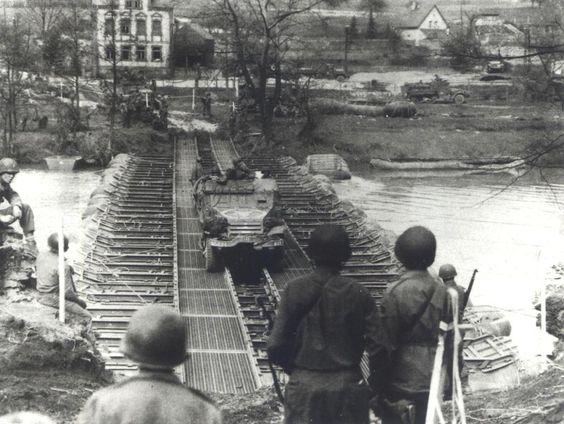 US troops cross the Lahn