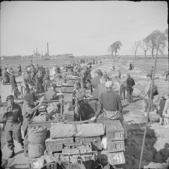 British Troops Welcomed in Kampen