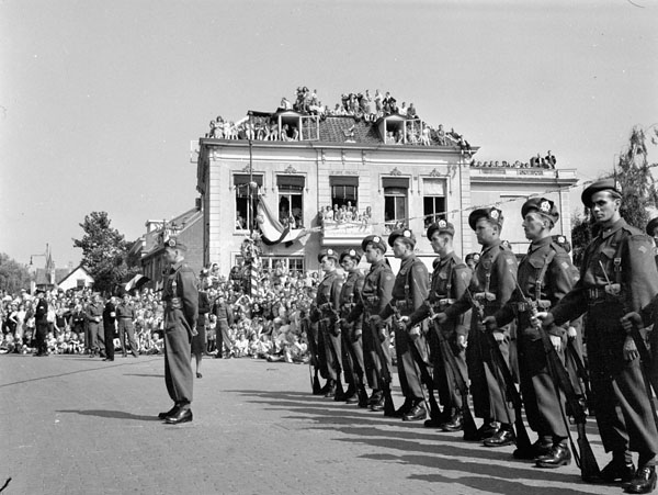 Scots Honor Guard in Wageningen